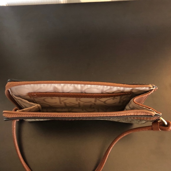 Calvin Klein Wristlet - Picture 5 of 12